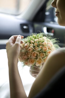 Gelin çiçekleri ile