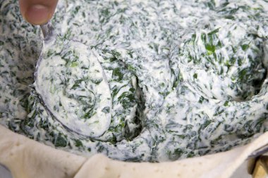 Ispanaklı pasta Paskalya