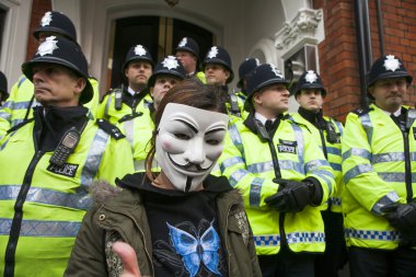 Londra'da Protestocular Mart Dünya çapında hükümet yolsuzlukla