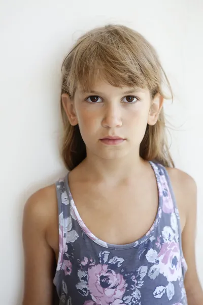 Üzgün küçük kız — Stok fotoğraf