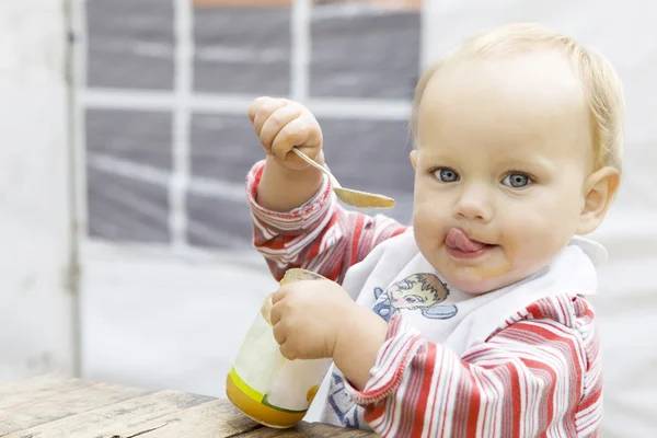 Baby eating — Stock Photo, Image