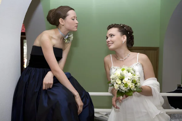 Sposa con damigella d'onore — Foto Stock