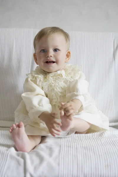 Liten söt bebis — Stockfoto