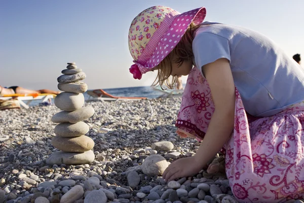 Tower from pebble. — Stock Photo, Image