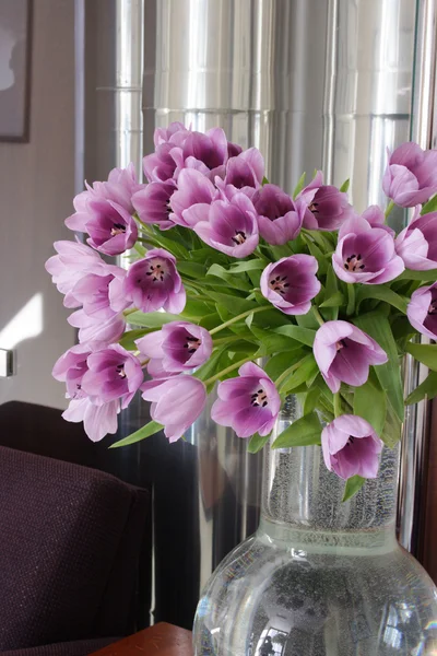 Tulip in vase — Stock Photo, Image