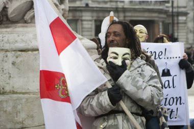 Londra'da Protestocular Mart Dünya çapında hükümet yolsuzlukla