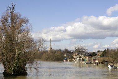 Su yüksek Şubat fırtınalı hava sonrasında yükselir,