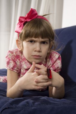 kızgın küçük kız