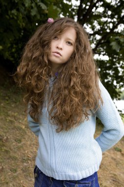 yonca saç genç çekici kadın