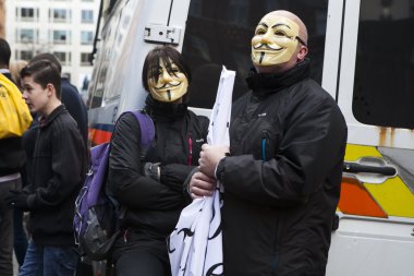 Londra'da Protestocular Mart Dünya çapında hükümet yolsuzlukla