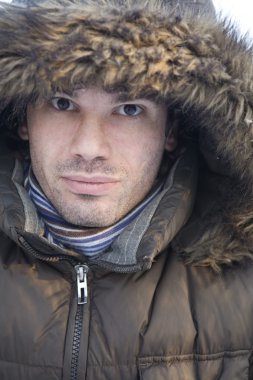 adam kürk başlık