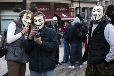 Londra'da Protestocular Mart Dünya çapında hükümet yolsuzlukla