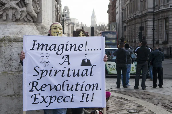 I manifestanti di Londra marciano contro la corruzione del governo mondiale — Foto Stock
