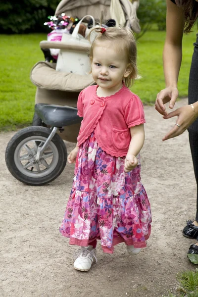 Klein schattig meisje — Stockfoto