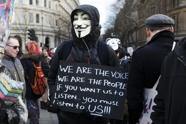 Manifestantes de Londres marchan contra corrupción gubernamental mundial — Foto de Stock