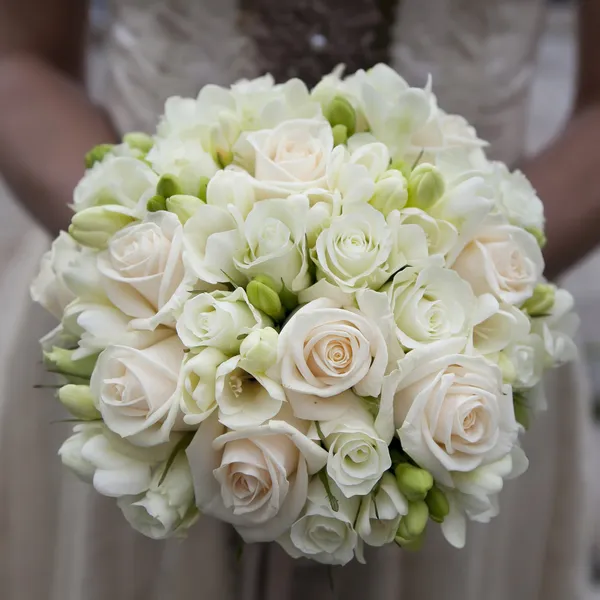 Ramo de boda de rosas rosadas y blancas —  Fotos de Stock