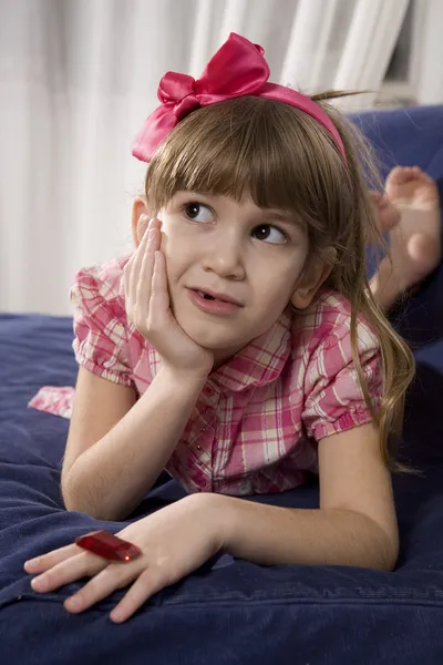 Portrait of young girl — Stock Photo, Image