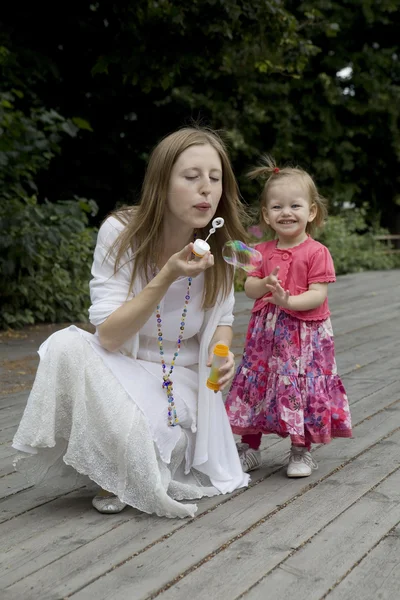 Madre e hija —  Fotos de Stock