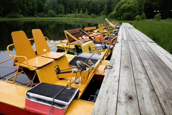 Barco amarillo —  Fotos de Stock