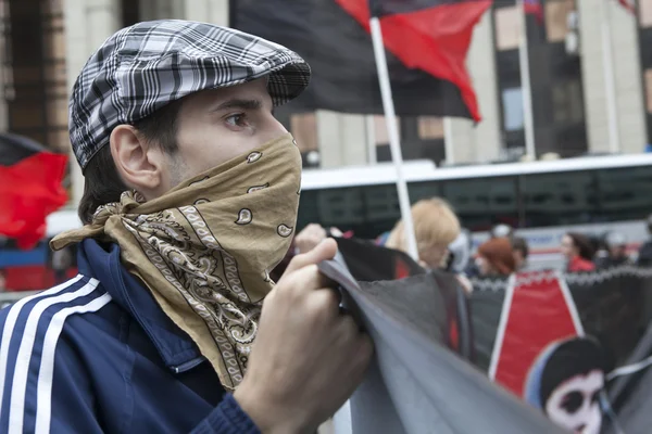 Shromáždění se účastní anarchisté — Stock fotografie