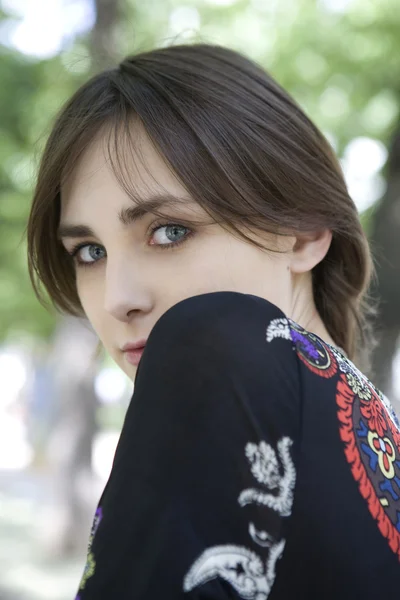 Portrait of young girl — Stock Photo, Image