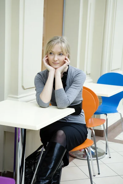 Femme dans le café Images De Stock Libres De Droits