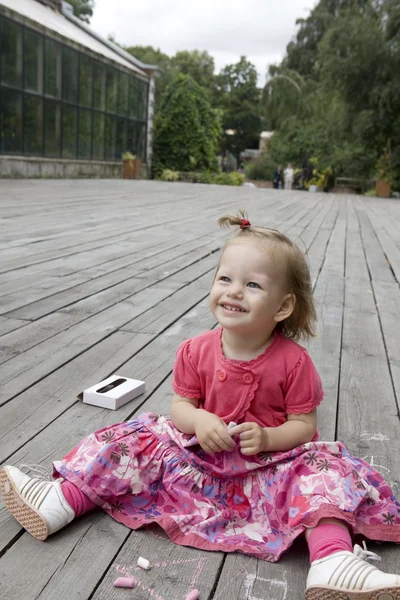 Klein schattig meisje — Stockfoto