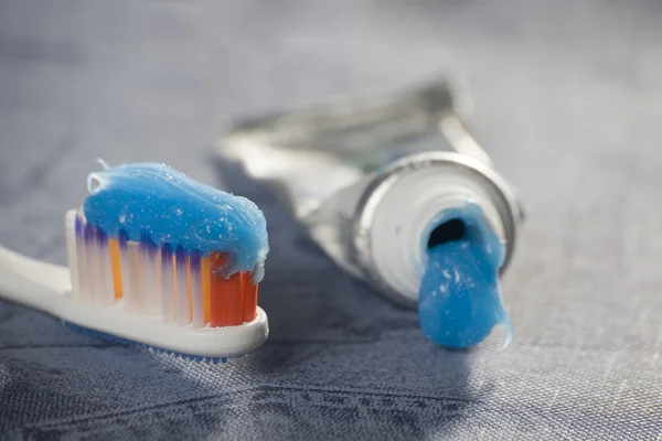Tooth paste on brush — Stock Photo, Image