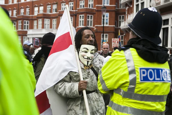 Manifestantes de Londres marcham contra a corrupção do governo mundial — Fotografia de Stock