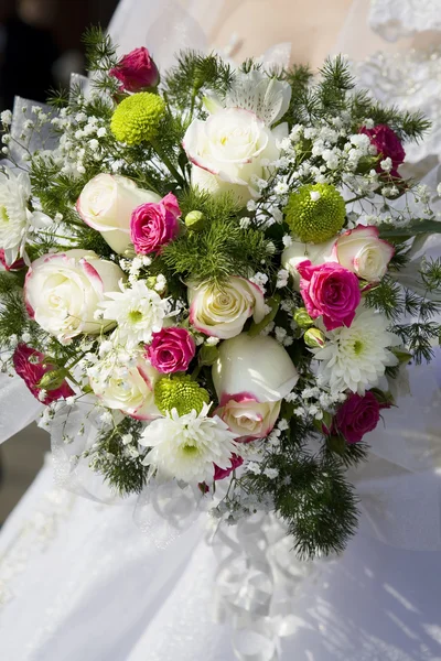 Fleurs de mariage de mariée — Photo