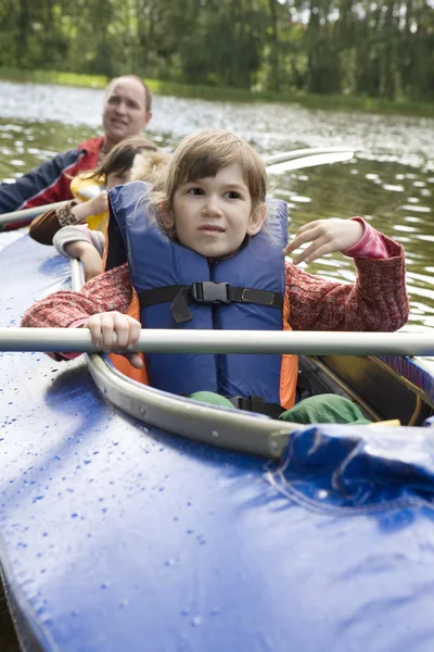 Girl in canoe. Summer time — Stock Photo, Image