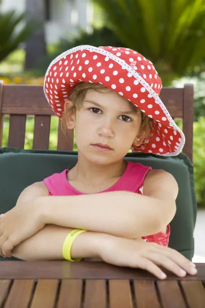 Kleines lachendes Mädchen — Stockfoto