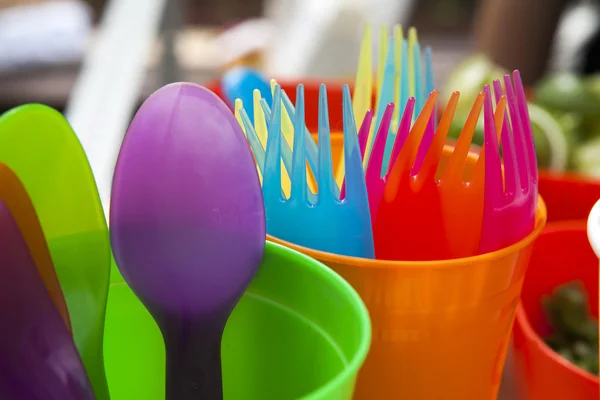 Tazas, tenedores y cucharas — Foto de Stock