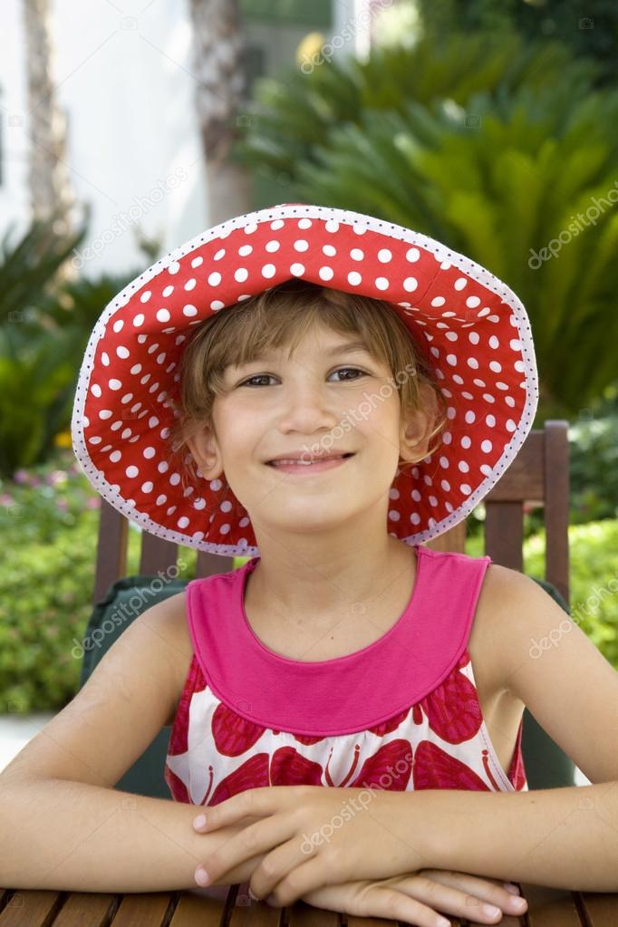 Petite fille riante — Photo de stock par ©elenarostunova - 46202829