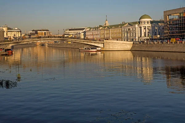 Moskau Russland September 2021 Russische Szene Flussfahrten Auf Dem Fluss — Stockfoto