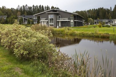 Tarulinna köyü, Sortavala, Karelia Cumhuriyeti, Eylül 2021, Park Hotel Dacha Vinter? Kiralık kulübeler