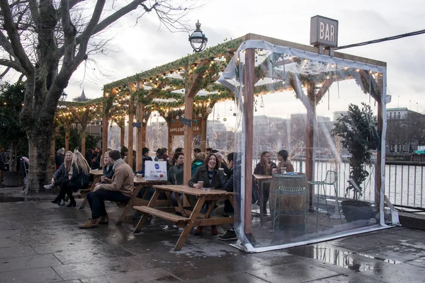 London December 2019 Άνθρωποι Χαλαρώνουν Στα Street Cafe Στη Νότια — Φωτογραφία Αρχείου