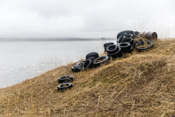 Old Used Tires Car Banks Varzuga River — Stock Photo, Image