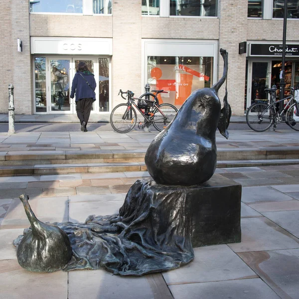London Großbritannien November 2021 Skulptur Einer Birne Und Einer Feige — Stockfoto