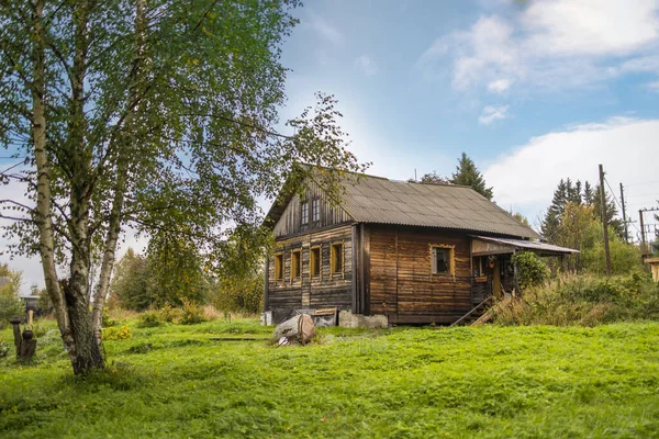 Karelia Rosja Września 2021 Drewniany Dom Stodołą Pobliżu Rezerwatu Narodowego — Zdjęcie stockowe