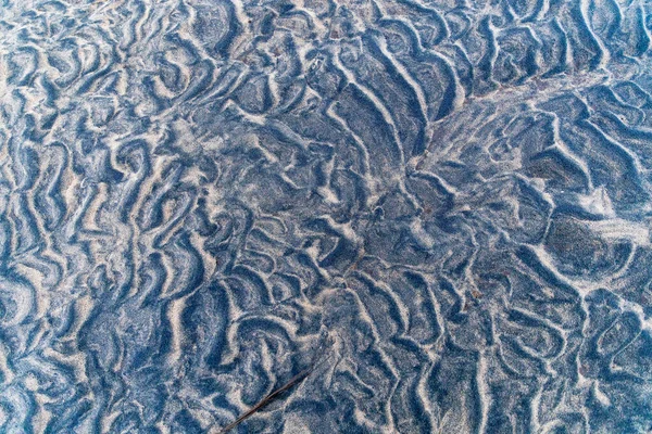 Black Sand Traces Waves White Sea — Stock Photo, Image