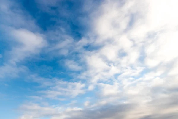 Papel Parede Com Altas Nuvens Cúmulos Céu Azul Primavera Natureza — Fotografia de Stock