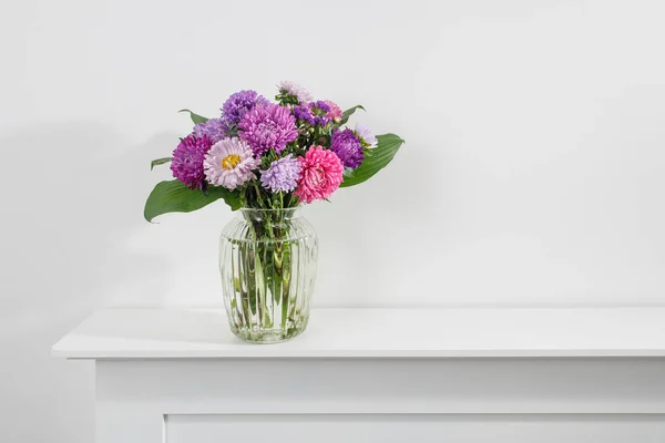 Bouquet Colorful Asters White Dresser Copy Space — Stock Photo, Image