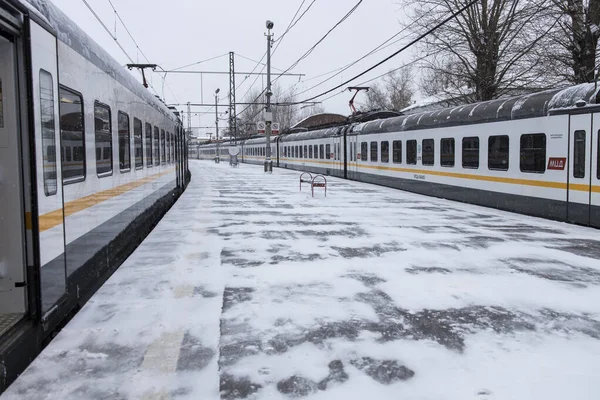 Moskva Ryssland Januari 2022 Förortståg Vid Järnvägsstationen Rizhsky Väntar Avgång — Stockfoto