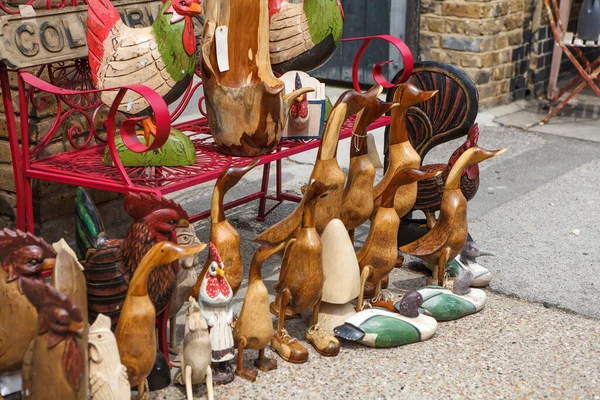 Londres Reino Unido Julho 2017 Gansos Patos Madeira Venda Entrada — Fotografia de Stock
