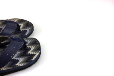 Bambu arka planda izole eski terlik