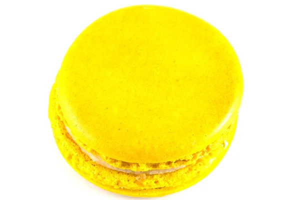 Macaron amarelo, isolado sobre branco — Fotografia de Stock