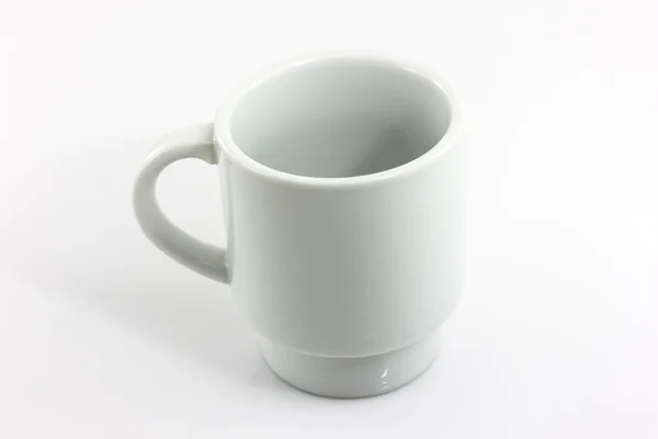 Taza de café blanco con un mango aislado — Foto de Stock