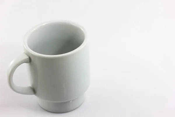 Tazza di caffè bianco con una maniglia isolata — Foto Stock