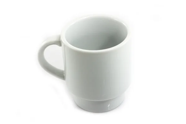 Біла чашка кави з ручкою ізольована — стокове фото